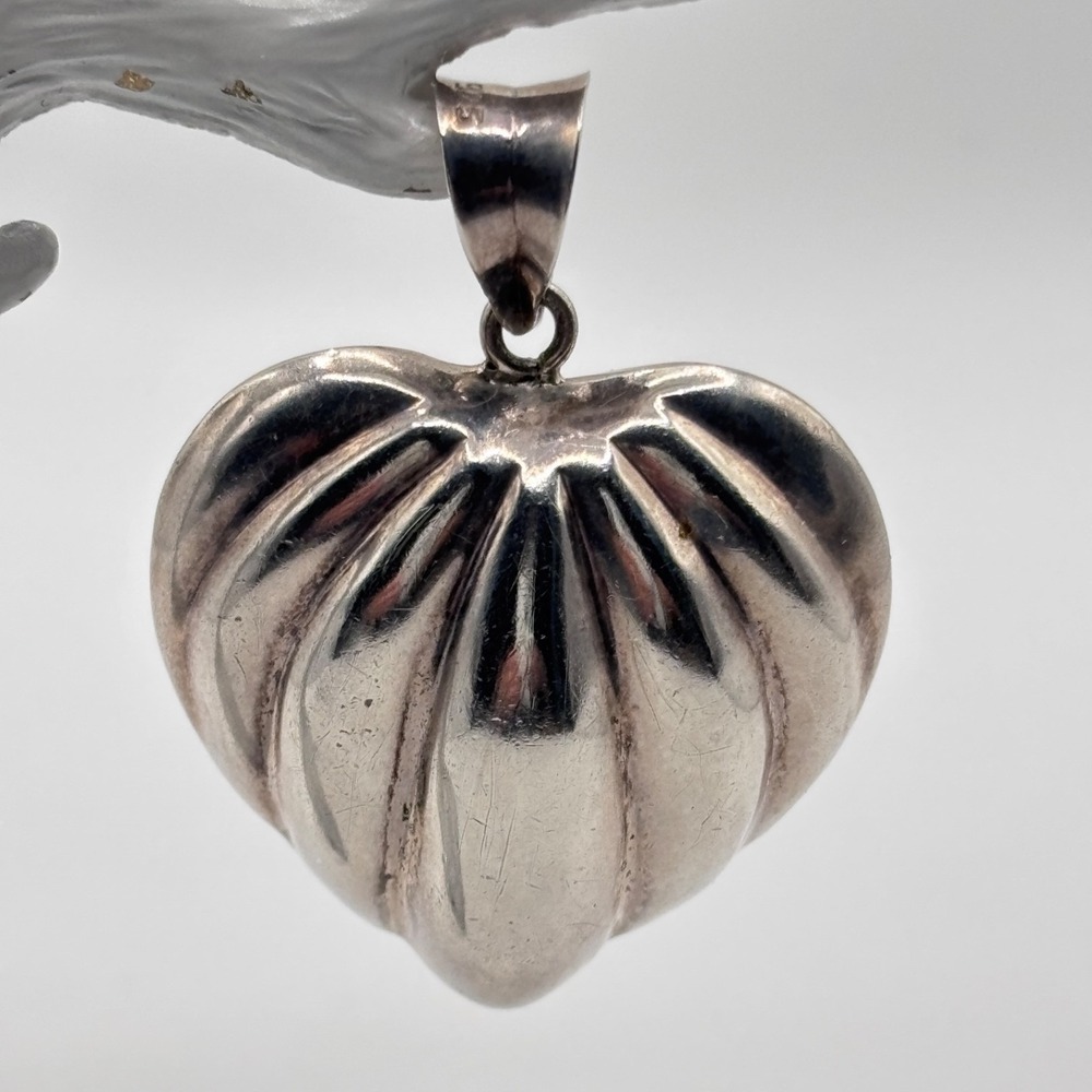 Vintage Sterling Silver Puffy Heart Pendant‎ Ribbed Chunky Statement Signed NF